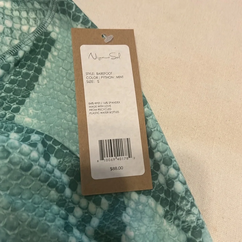 Niyama Sol size S green tights with top - Picture 5 of 5